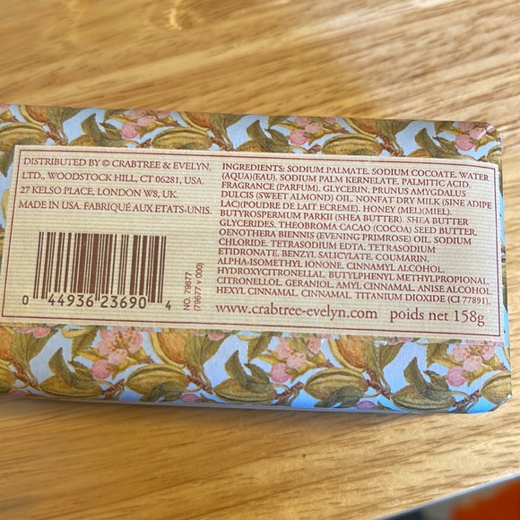Crabtree & Evelyn Almond Milk and Honey Triple Milled Soap, 5.57 oz - Picture 3 of 9